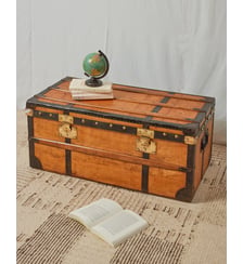 Grande malle en bois Lucienne N°235- Produit chiné Debongout