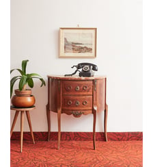 Commode demi-lune en marbre rose Garance N°252- Produit chiné Debongout
