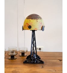 Lampe Daum en fer forgé et pâte de verre Julia N°930- Produit chiné Debongout