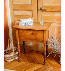 Travailleuse en bois sculpté Brigitte N°351- Produit chiné Debongout
