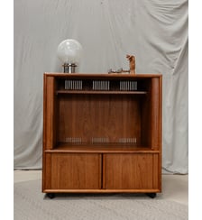 Buffet en bois Jesper Gustave N°352- Produit chiné Debongout