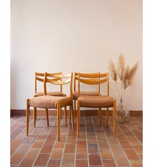 Lot de 4 chaises aux teintes douces Alma N°1899- Produit chiné Debongout