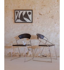 Paire de chaises en cuir noir Alma N°1432- Produit chiné Debongout