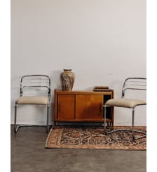 Paire de chaises à structure chromée Alma N°1989- Produit chiné Debongout