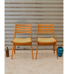Paire de chaises en bois et tissu vert Alma N°2122 - Produit chiné Debongout