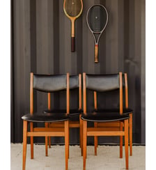 Lot de 4 chaises en cuir noir et bois Alma N°1874- Produit chiné Debongout