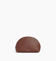 Trousse de toilette demi-lune en cuir grainé Le Tanneur