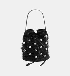 Petit sac seau en raphia avec détails de perles Rabanne