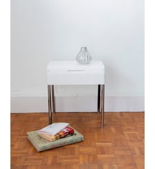 Table d'appoint chromée et blanche Hanna N°793- Produit chiné Debongout