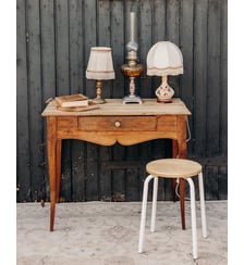 Petit bureau en bois Edouard N°688- Produit chiné Debongout
