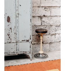 Tabouret haut en cuir Pierre N°11- Produit chiné Debongout