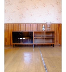 Enfilade vitrée en teck Margaret N°513- Produit chiné Debongout