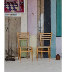 Paire de chaises en bois et beige à paillettes Claude N°1158- Produit chiné Debongout