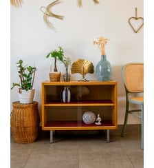 Vitrine basse en bois clair Victoria N°207- Produit chiné Debongout