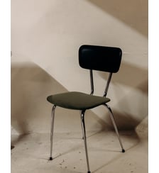 Chaise aux lignes épurées Alma N°1966- Produit chiné Debongout