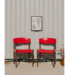 Paire de chaises en simili cuir rouge Alma N°1357- Produit chiné Debongout