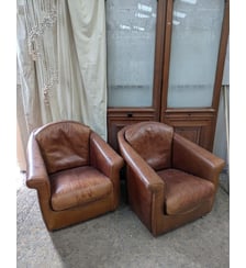 Paire de fauteuils en cuir marron Jakob N°939- Produit chiné Debongout