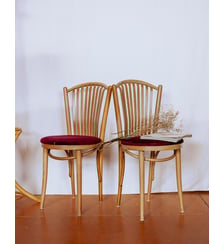 Paire de chaises rouges en bois clair Claude N°1111- Produit chiné Debongout