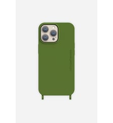 Coque de téléphone vert sapin soft touch avec anneaux pour iPhone 12 / 12 Pro La Coque Française