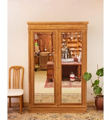 Vitrine en bois sablé Victoria N°1334- Produit chiné Debongout