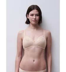 Soutien-gorge sans armature maintien finition broderie Chantelle