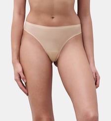 String dentelle seconde peau Chantelle