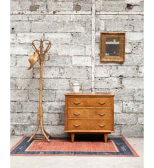 Commode trois tiroirs aux poignées dorées Olga N°668- Produit chiné Debongout