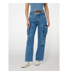Jean cargo Kori Guess