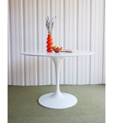 Table à manger tulipe blanche Karla N°1229- Produit chiné Debongout