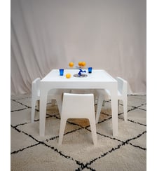 Ensemble de table et chaises en fibre de verre Auguste N°10- Produit chiné Debongout