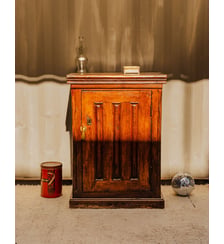 Petit buffet en bois Gilbert N°1779- Produit chiné Debongout
