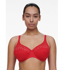 Soutien-gorge moulé emboîtant en dentelle Chantelle
