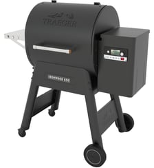 Barbecue pellet Ironwood 650 noir sur chariot, grille haute 56x26.5 cm, grille basse 56x48 cm Traeger