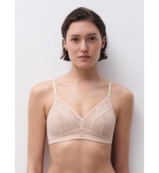 Soutien-gorge sans armature maintien en dentelle Chantelle