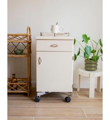 Table d'appoint en mélaminé crème Hanna N°1568- Produit chiné Debongout