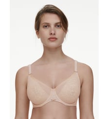 Soutien-gorge moulé emboîtant en dentelle Chantelle