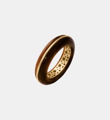 Bague large plaquée or jaune 18K avec finition brossée et résine marron Aristocrazy