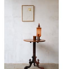 Guéridon tripode en bois sculpté Alfred N°160- Produit chiné Debongout
