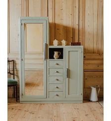 Armoire asymétrique en bois vert Blandine N°471- Produit chiné Debongout