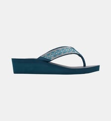 Tongs semelle synthétique, tige en perles, talon compensé 4 cm Isotoner