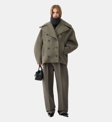 Le Caban Ovalo Jacquemus