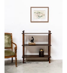Étagère en bois tourné à trois niveaux Gaëlle N°1493- Produit chiné Debongout