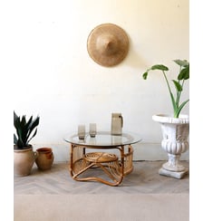 Table basse en rotin et en verre Léonie N°983- Produit chiné Debongout