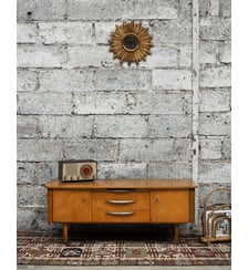 Enfilade bois clair laqué Margaret N°490- Produit chiné Debongout