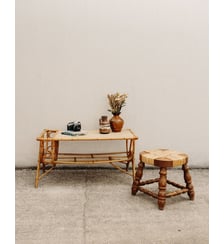 Table basse en rotin aux lignes aériennes Léonie N°1008- Produit chiné Debongout