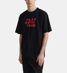 t-shirt Chris en jersey de coton sérigraphié "Play With Fire" noir Agnès b.