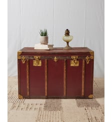 Grande malle bordeaux en cuir Lucienne N°247- Produit chiné Debongout