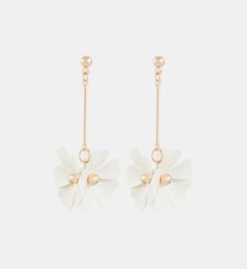 Boucles d'oreilles pendantes fleurs blanches Balaboosté