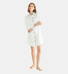 Chemise de nuit col classique en satin, Essentiel Uni Laurence Tavernier