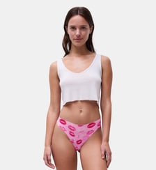 String invisible Chantelle